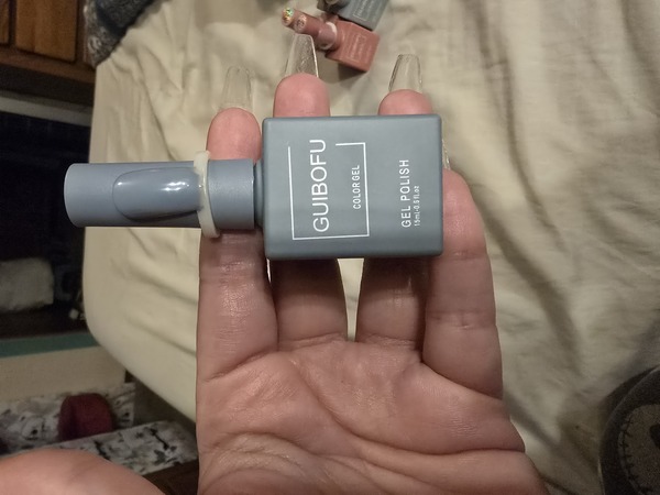Nail polish swatch / manicure of shade Guibofu 015