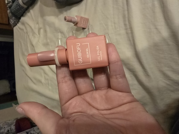 Nail polish swatch / manicure of shade Guibofu 019