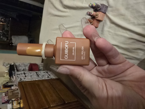 Nail polish swatch / manicure of shade Guibofu 007