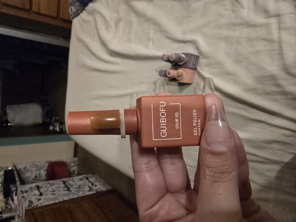 Nail polish swatch / manicure of shade Guibofu 008