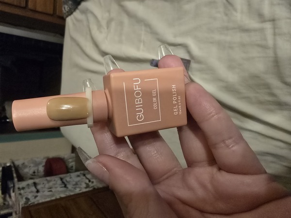 Nail polish swatch / manicure of shade Guibofu 009
