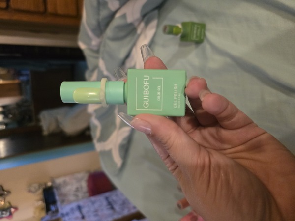 Nail polish swatch / manicure of shade Guibofu 087