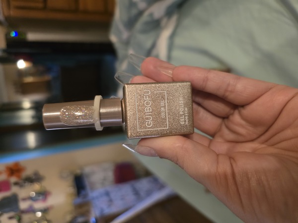 Nail polish swatch / manicure of shade Guibofu 106
