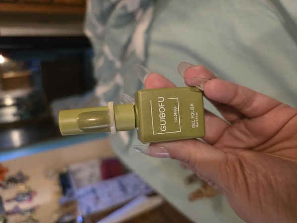 Nail polish swatch / manicure of shade Guibofu 114