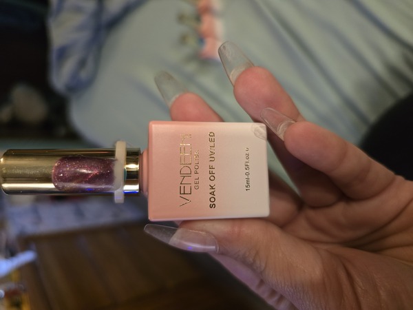 Nail polish swatch / manicure of shade Vendeeni 1