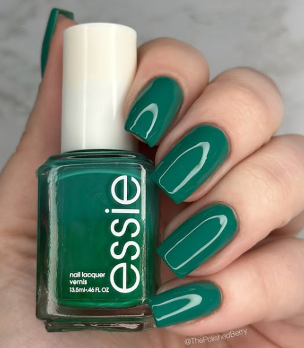 Nail polish swatch / manicure of shade essie Ruffles and Feathers
