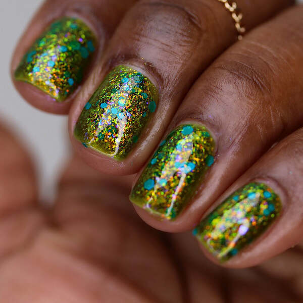 Nail polish swatch / manicure of shade Emily de Molly Mystery Mire