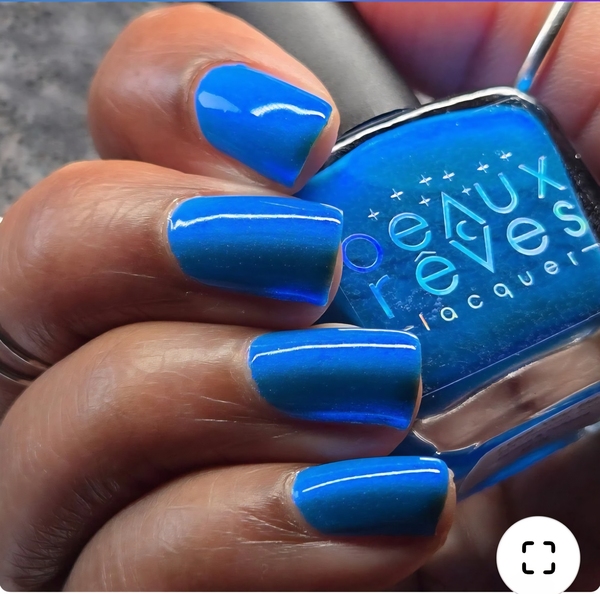 Nail polish swatch / manicure of shade Beaux Rêves I Got You Babe