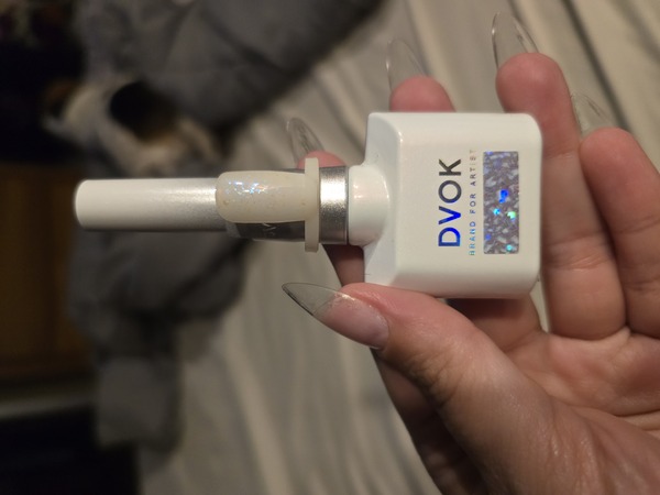 Nail polish swatch / manicure of shade Dvok Dg20