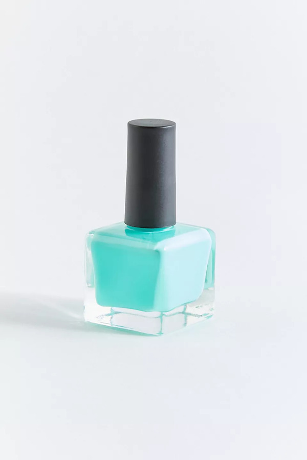 Nail polish swatch / manicure of shade Urban Outfitters Dip