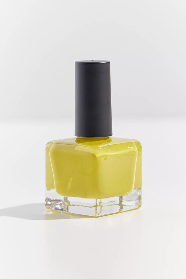 Nail polish swatch / manicure of shade Urban Outfitters Goldie
