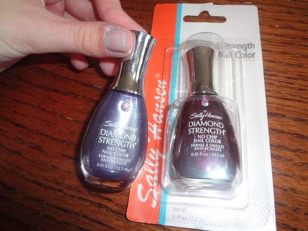 Nail polish swatch / manicure of shade Sally Hansen Lilac Chantilly