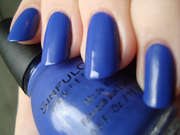 Nail polish swatch / manicure of shade Sinful Colors My Buoyfriend