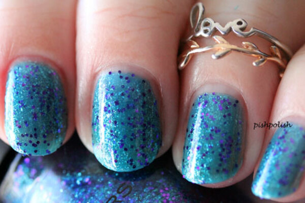 Nail polish swatch / manicure of shade Sinful Colors Super Star