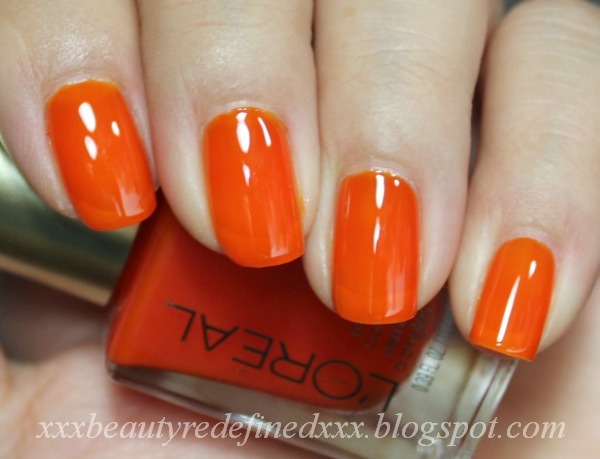 Nail polish swatch / manicure of shade L'Oréal Mango Mamma