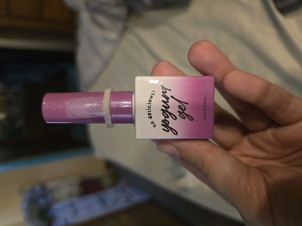 Nail polish swatch / manicure of shade Yogurt nails Glitter 16