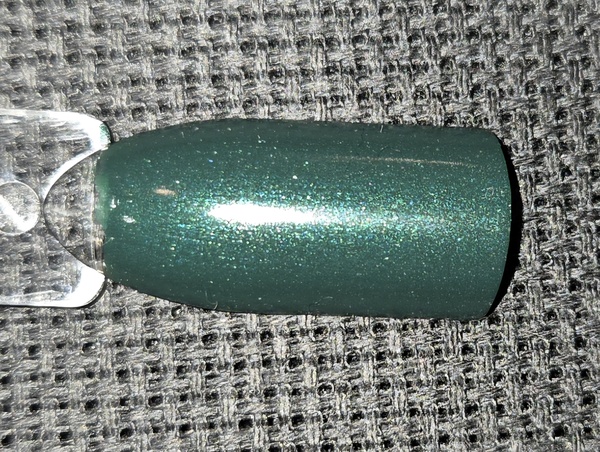 Nail polish swatch / manicure of shade Sally Hansen On Pines and Needles