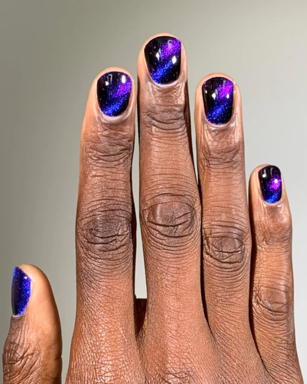 Nail polish swatch / manicure of shade Mooncat Epilogue to Utopia