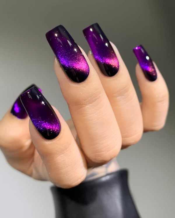 Nail polish swatch / manicure of shade Mooncat Port 6666