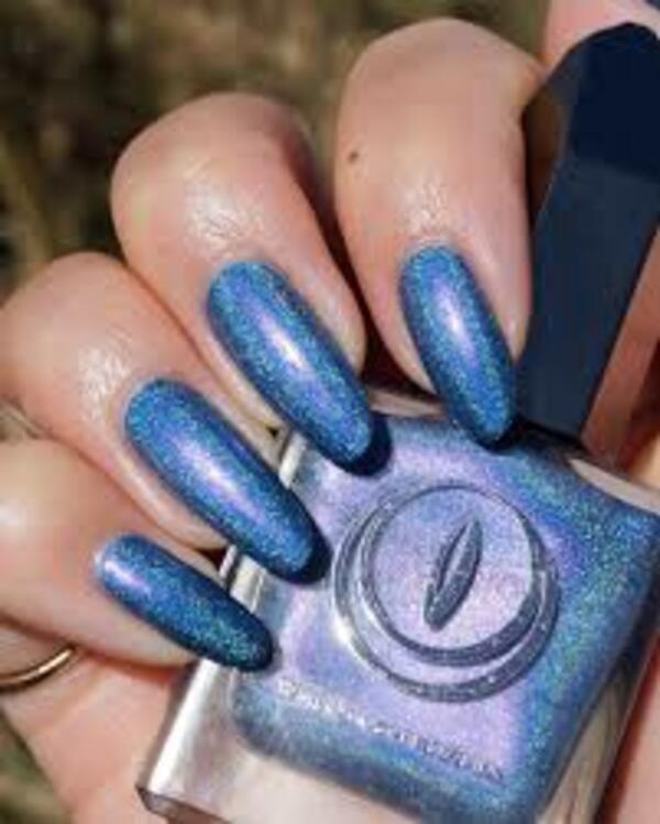 Nail polish swatch / manicure of shade Mooncat Utopia