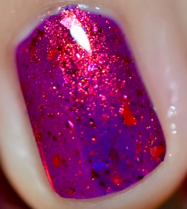 Nail polish swatch / manicure of shade Sassy Sauce Glampire 2.0
