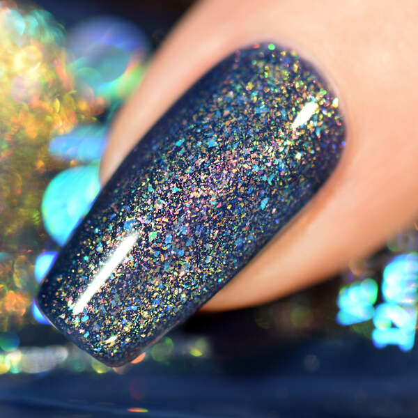 Nail polish swatch / manicure of shade Holo Taco Nature Calls