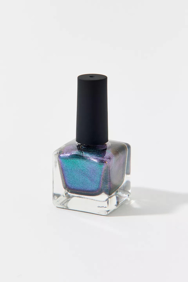 Nail polish swatch / manicure of shade Urban Outfitters Greening out