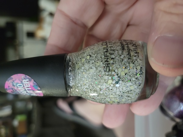 Nail polish swatch / manicure of shade Sinful Colors Good Company