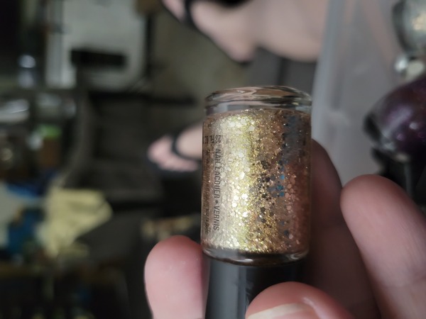 Nail polish swatch / manicure of shade Maybelline Gilded Rose