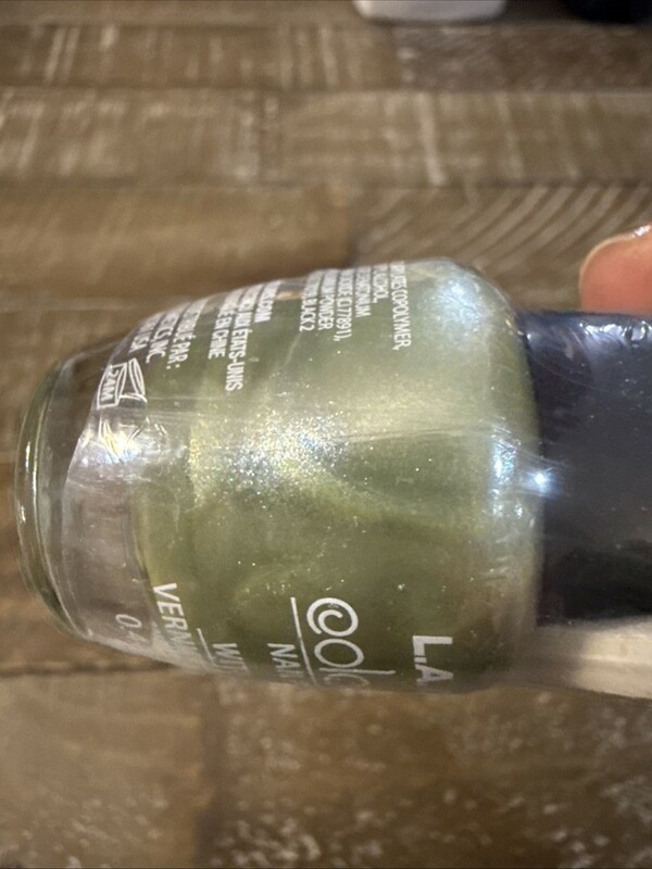 Nail polish swatch / manicure of shade LA Colors Color Craze Succulent Shimmer