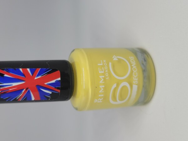 Nail polish swatch / manicure of shade Rimmel Round And Round In Circles