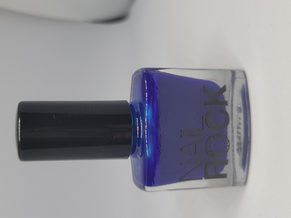 Nail polish swatch / manicure of shade Nail Rock Antique Silver
