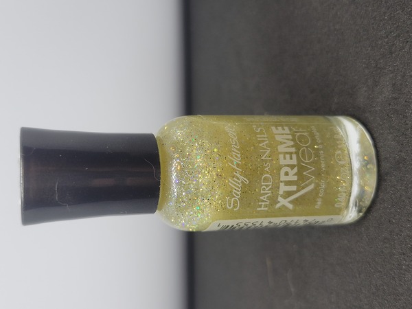 Nail polish swatch / manicure of shade Sally Hansen Xtreme Wear Shine On