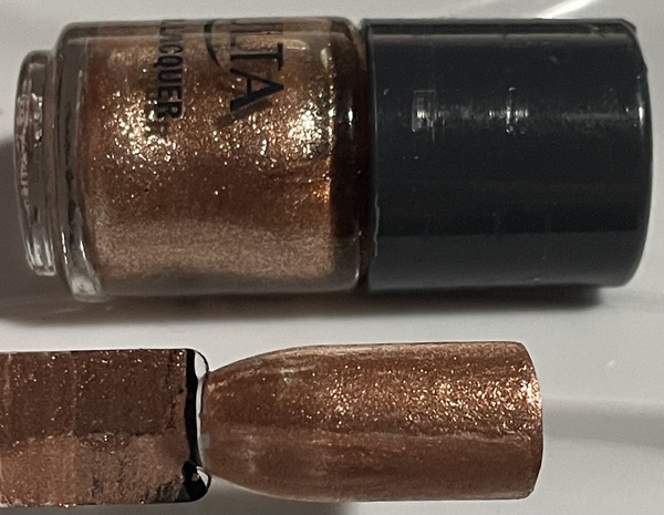 Nail polish swatch / manicure of shade Ulta Holidaze
