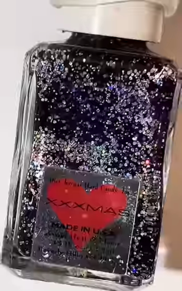 Nail polish swatch / manicure of shade Hard Candy Xxxmas