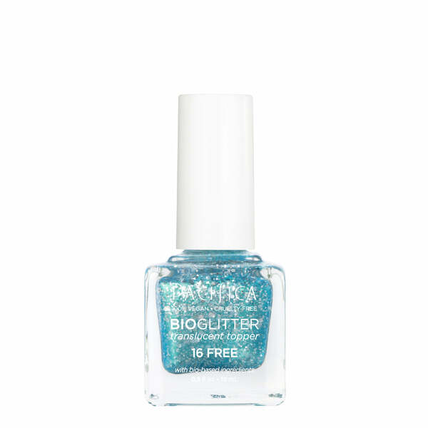 Nail polish swatch / manicure of shade Pacifica Sky high