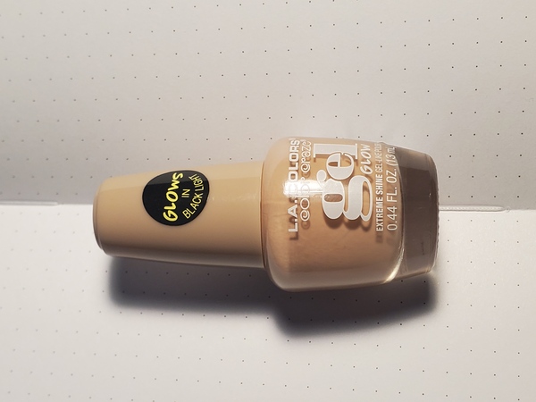 Nail polish swatch / manicure of shade L.A. Colors Awe