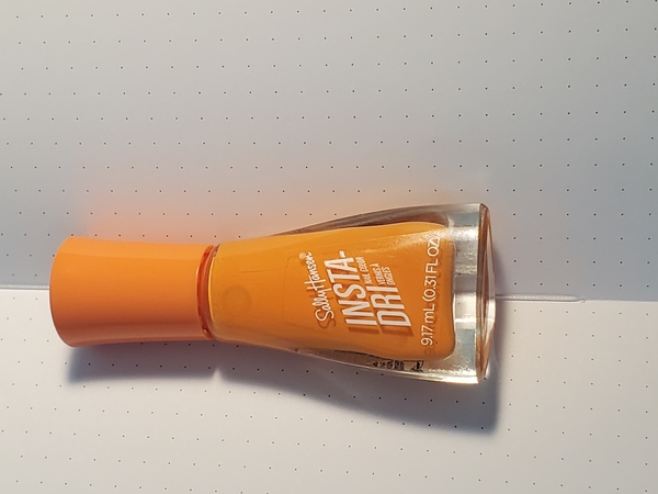 Nail polish swatch / manicure of shade Sally Hansen Time Warmth