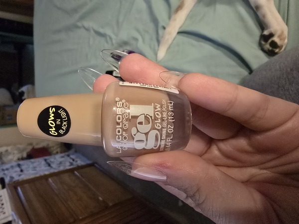 Nail polish swatch / manicure of shade LA Colors Color Craze Awe