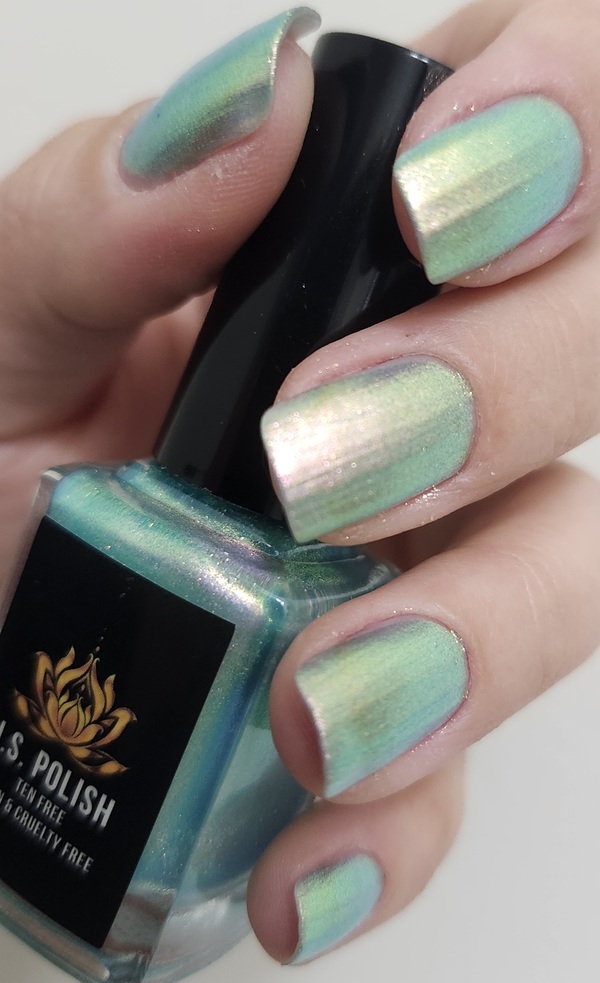 Nail polish swatch / manicure of shade Inspired Sense Whispering Springs