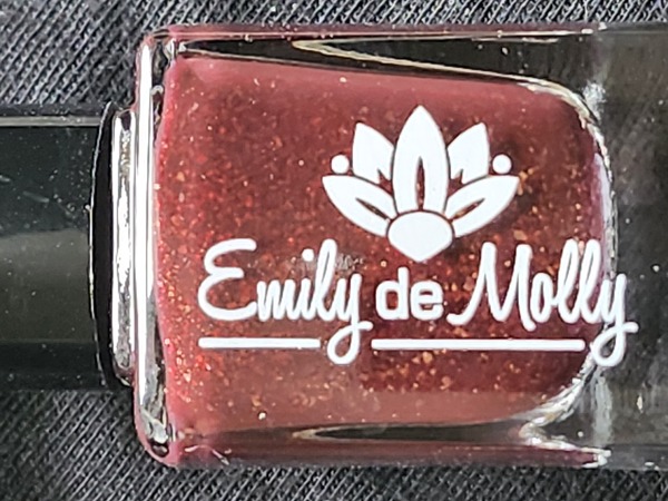 Nail polish swatch / manicure of shade Emily de Molly Ill Fated