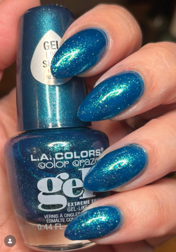 Nail polish swatch / manicure of shade L.A. Colors Fizzy