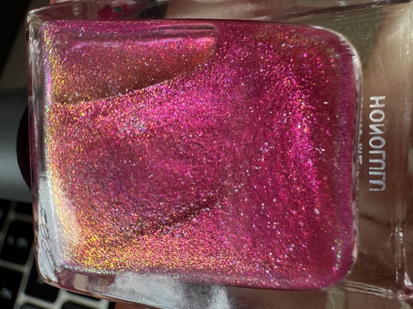 Nail polish swatch / manicure of shade Hula Moon Stronger