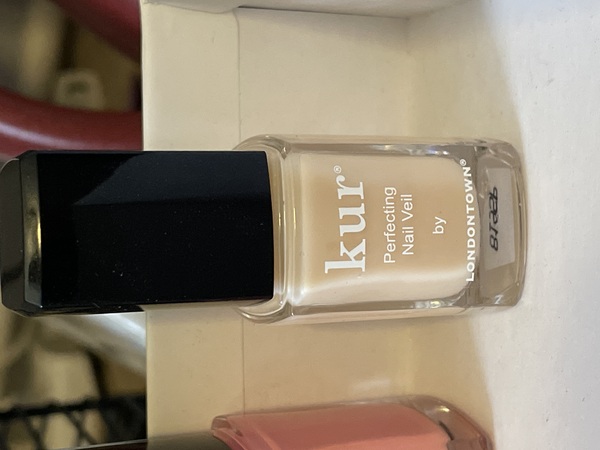 Nail polish swatch / manicure of shade Londontown Perfecting Nail Veil 1