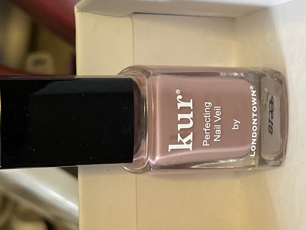 Nail polish swatch / manicure of shade Londontown Perfecting Nail Veil 3