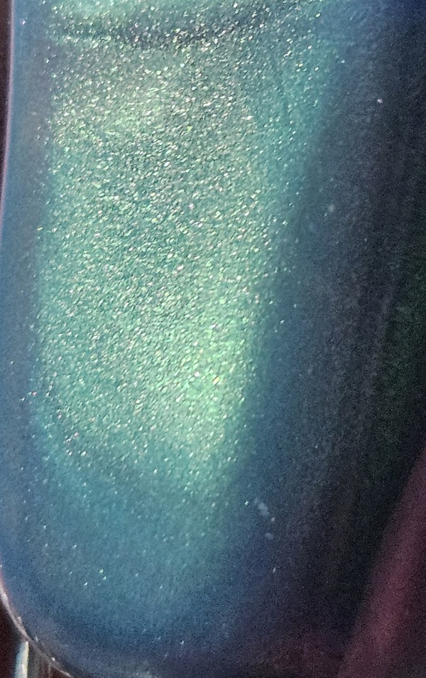 Nail polish swatch / manicure of shade Sally Hansen Triple Shine Make Waves