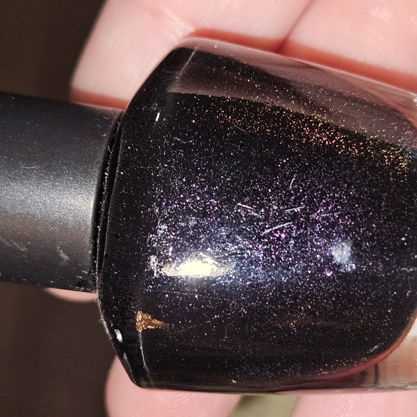 Nail polish swatch / manicure of shade L.A. Girl Rockstar