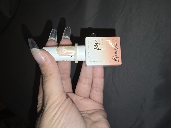 Nail polish swatch / manicure of shade Blanc blanc Bl 05 peach