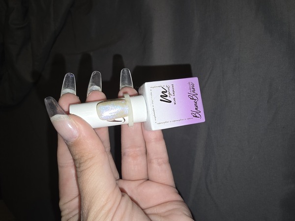 Nail polish swatch / manicure of shade Blanc blanc Bl 06 purple