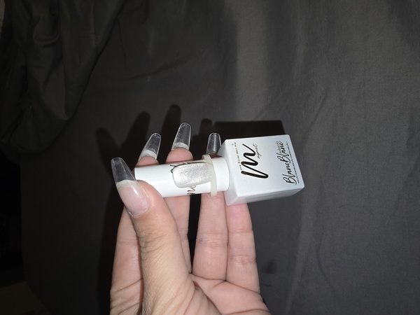 Nail polish swatch / manicure of shade Blanc blanc Bl 08 pure silver mag